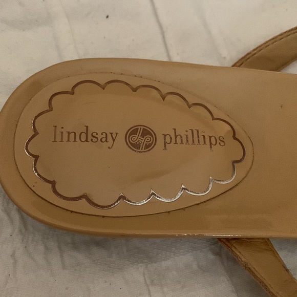 LINDSAY PHILLIPS medallion tan patent sandals thongs size 9.5 - Picture 4 of 11